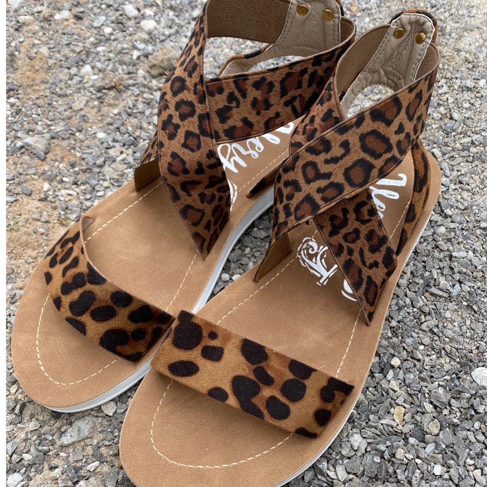 Leopard stretchy sandals